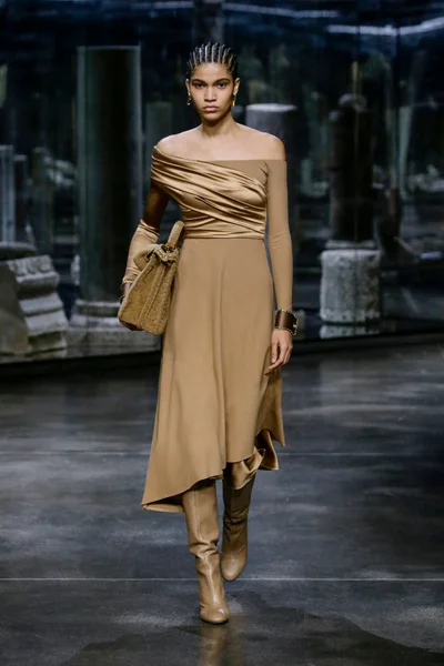 Look 12